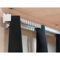 Porte cravates pour aménagement d'armoire (Keeper) en situation