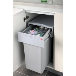 Poubelle monobac 42L installée dans le meuble